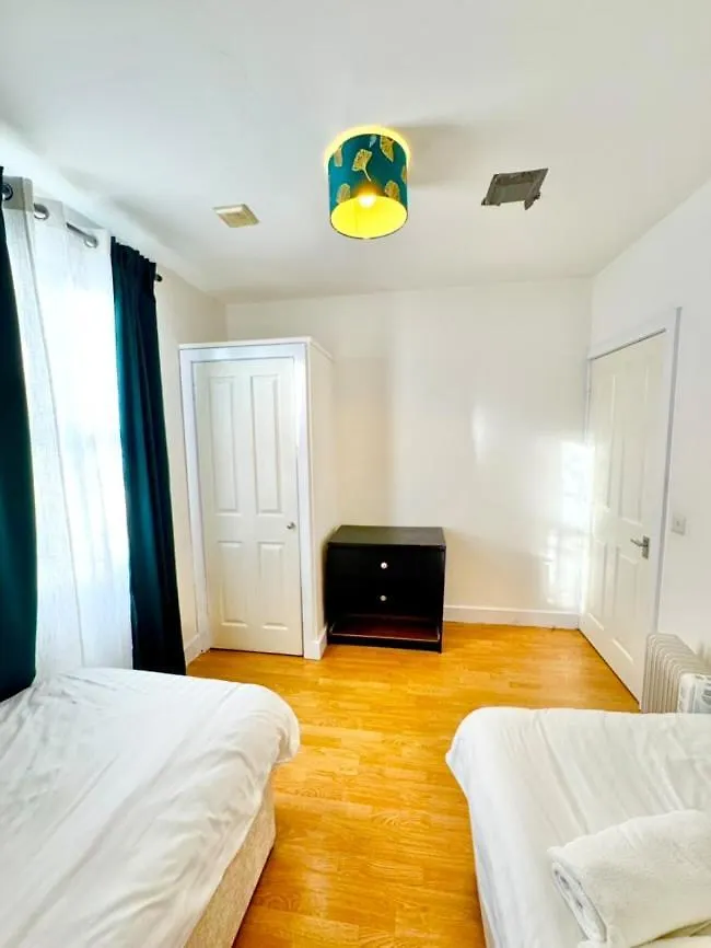 Sleek City-Center Apartment Southampton United Kingdom