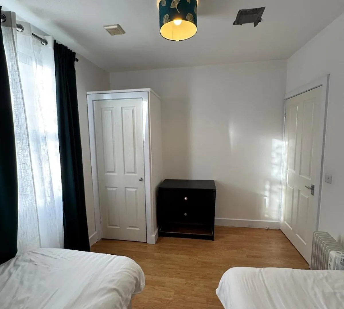 Sleek City-Center Apartment Southampton