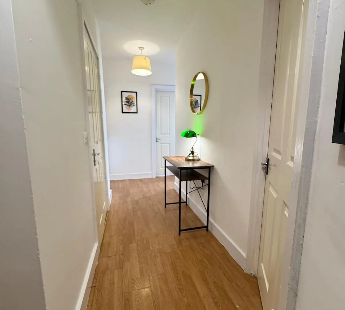 Sleek City-Center Apartment Southampton