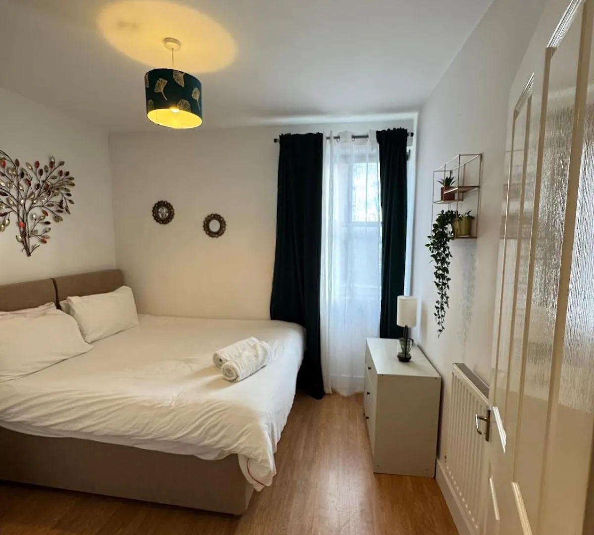 Sleek City-Center Apartment Southampton