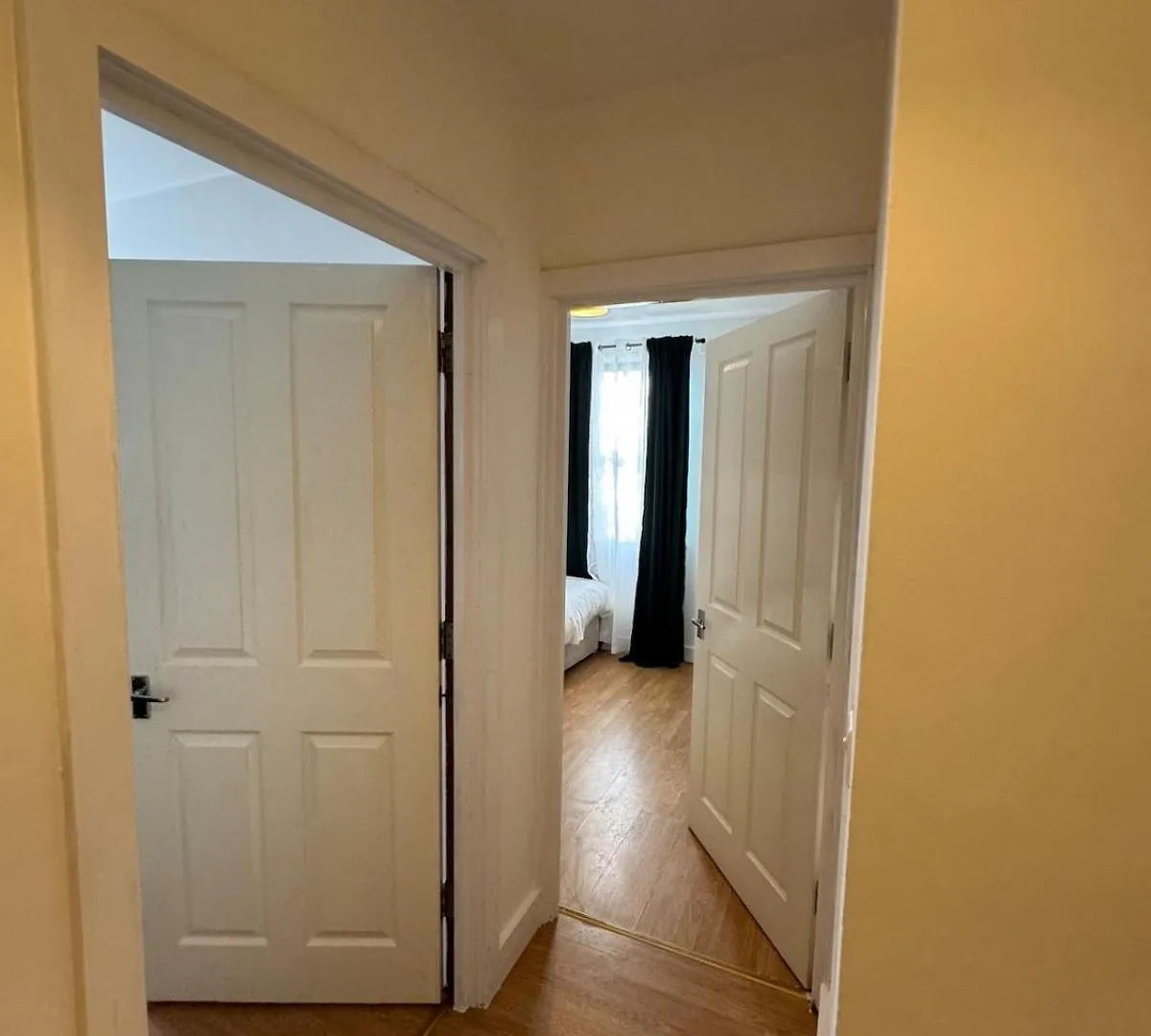 Sleek City-Center Apartment Southampton
